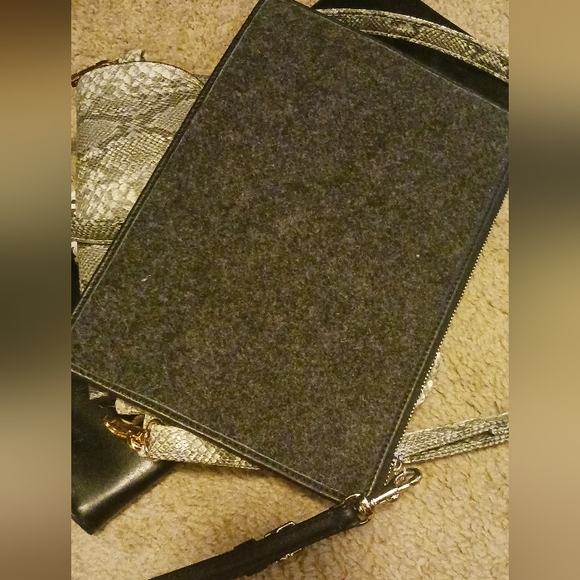 Coach large Wristlet - Picture 3 of 4